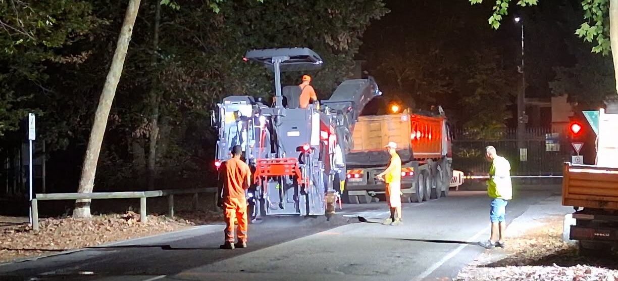 Monza parco viale Cavriga asfalto lavori notturni