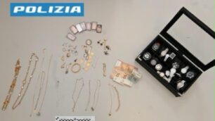 Refurtiva foto Questura