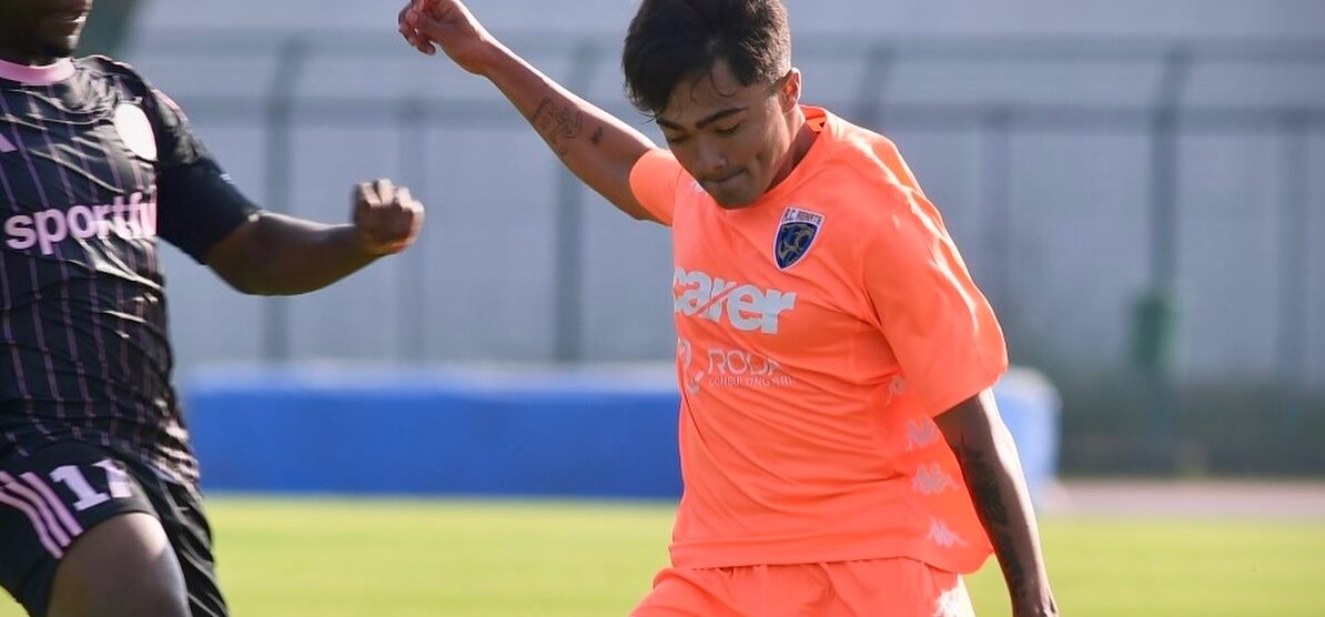 Renate Calcio azione di Ruiz Giraldo