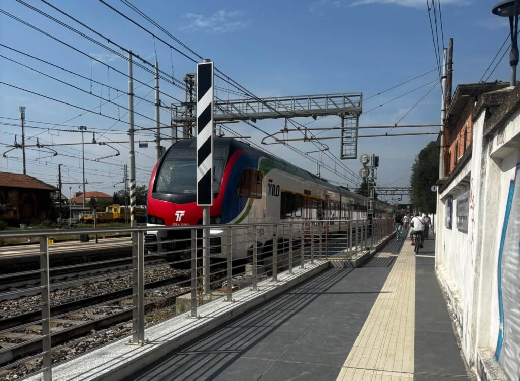 Treni riapertura Seregno-Carnate stazione Seregno convoglio