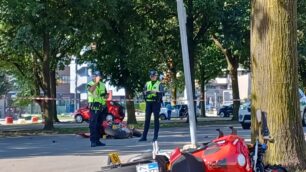 La scena dell'incidente stradale nel parcheggio dello stadio Brianteo