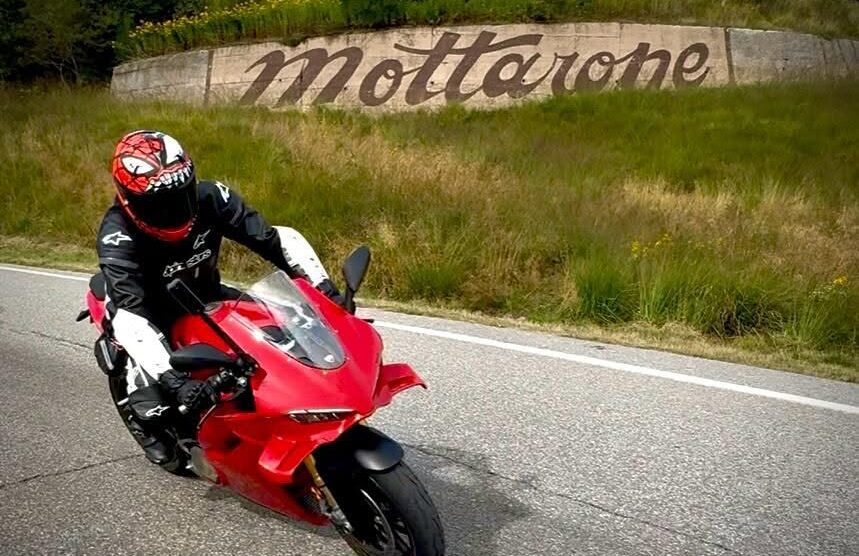 Salvatore Guglielmi in sella alla sua Ducati