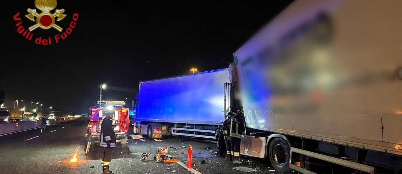 La scena dell'incidente sulla A4 a Caponago