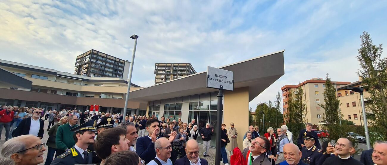 Monza piazzetta San Carlo Acutis
