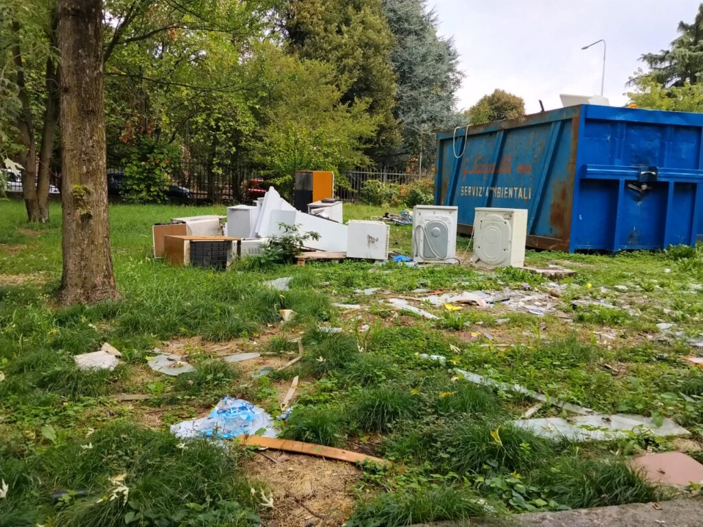 Monza sgombero ex centro via Tazzoli