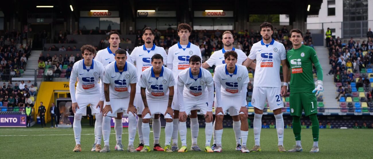 Calcio Serie C La Folgore Caratese schierata a Trento
