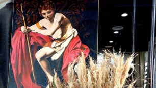 Monza iniziativa Caravaggio vetrine Martino Midali