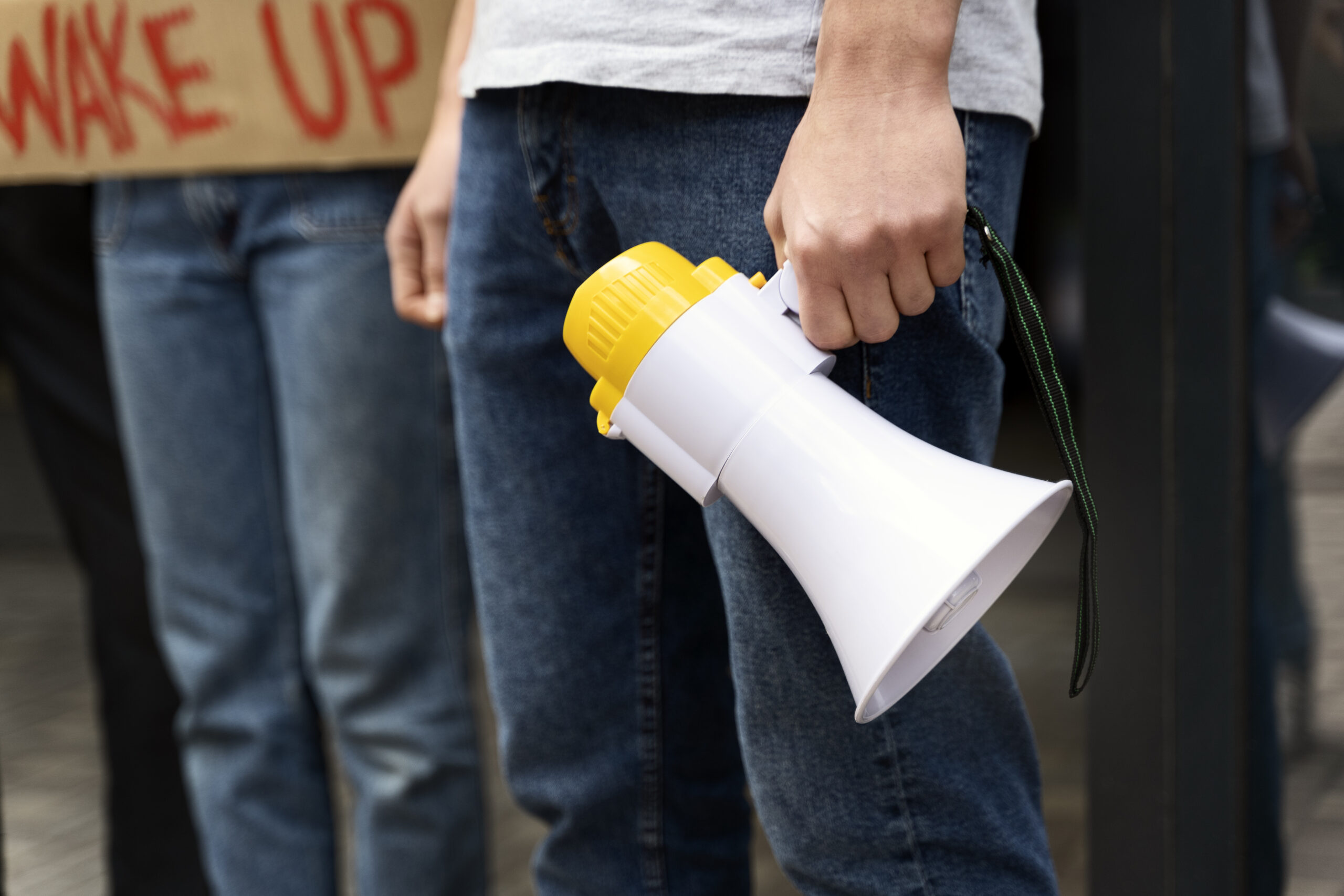 Sciopero attivisti manifestazione foto Freepik