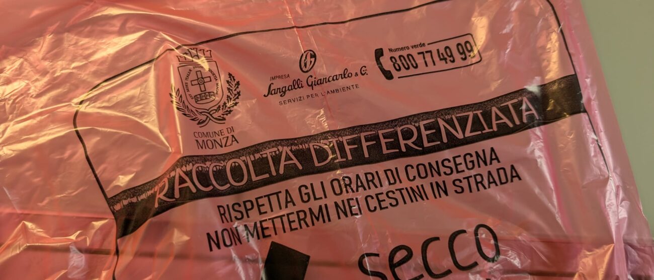 Il "sacco rosso" del secco residuo