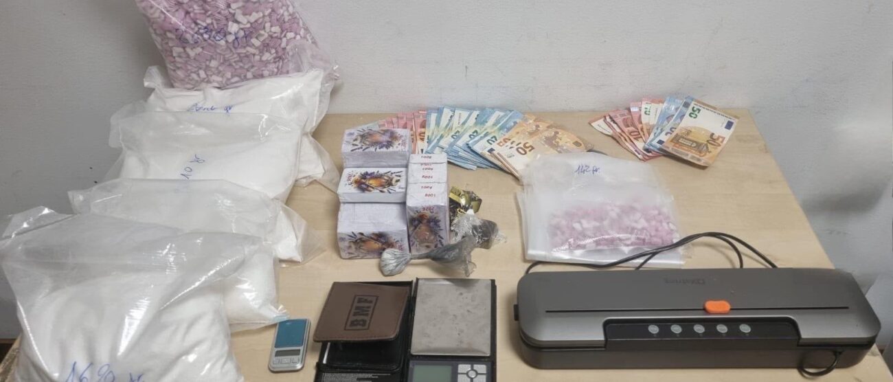 Droga e il resto del materiale sequestrati a Seregno