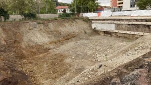 Il cantiere della scuola Bellani di Monza