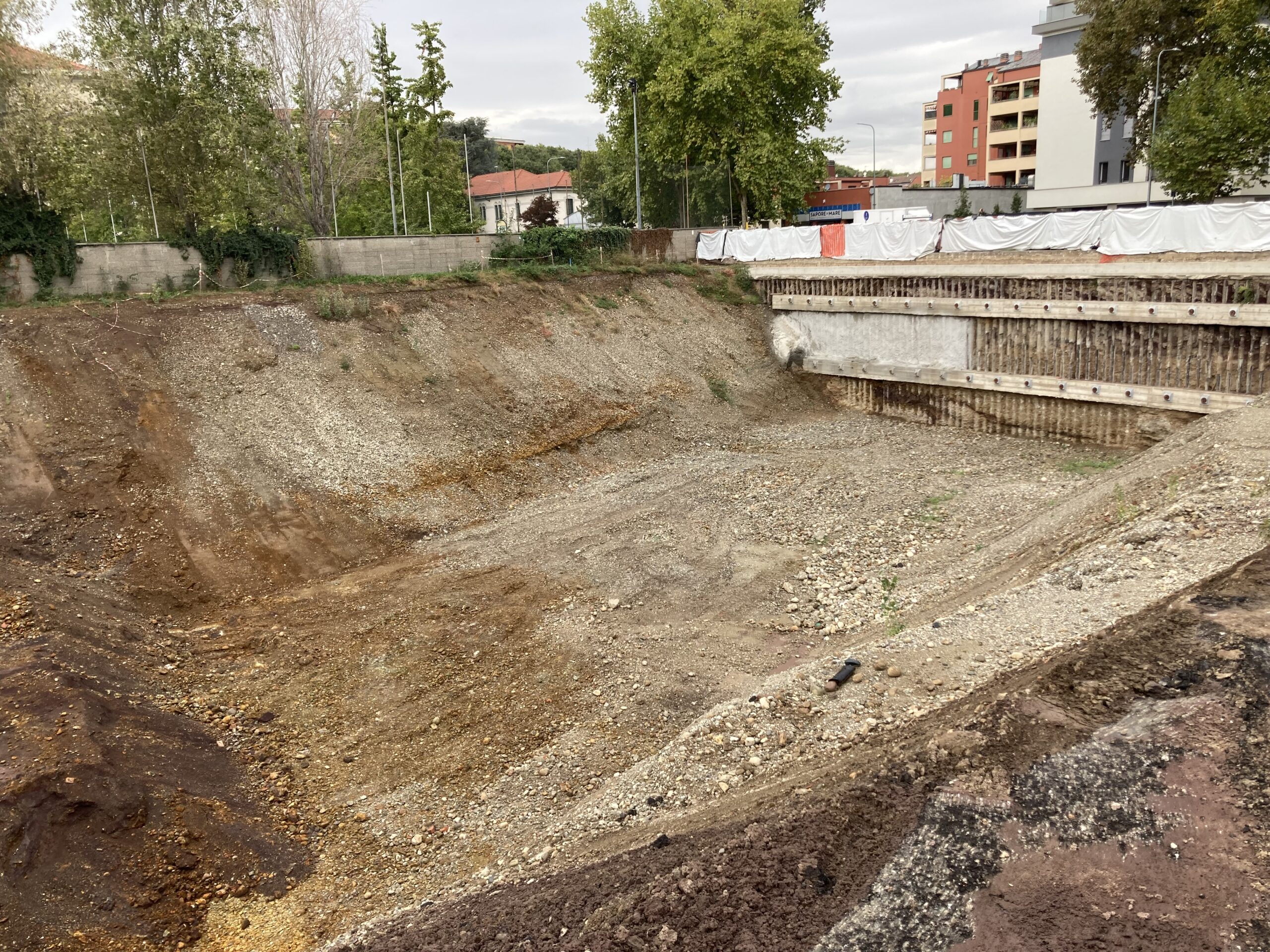Il cantiere della scuola Bellani di Monza