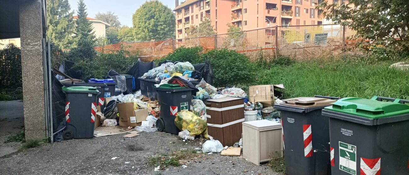 Monza sgombero ex centro via Tazzoli