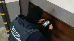 Un finanziere del Gico in azione