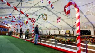 Giussano pista pattinaggio ghiaccio parco urbano piazza Fallaci