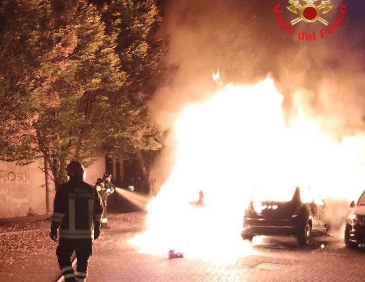 Incendio auto a Biassono