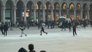 Scontri Milano piazza Duomo Tiktok
